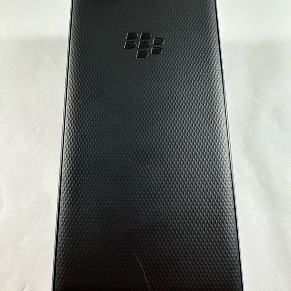 BlackBerry Key2 Unlocked - Picture 2 of 6